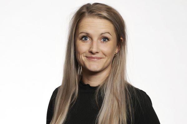Få en snak med Christina Petersen. Christina arbejder som administrativ koordinator