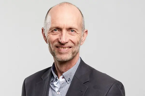 Få en snak med Peter om cirkulær økonomi, ESG & CO2 regnskab og bæredygtighed i værdikæden.