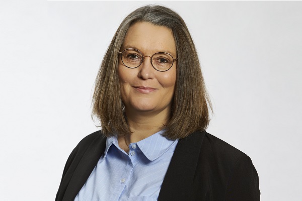 Få en snak med Tina Winterberg. Tina arbejder med regnskab, økonomistyring og budgetter