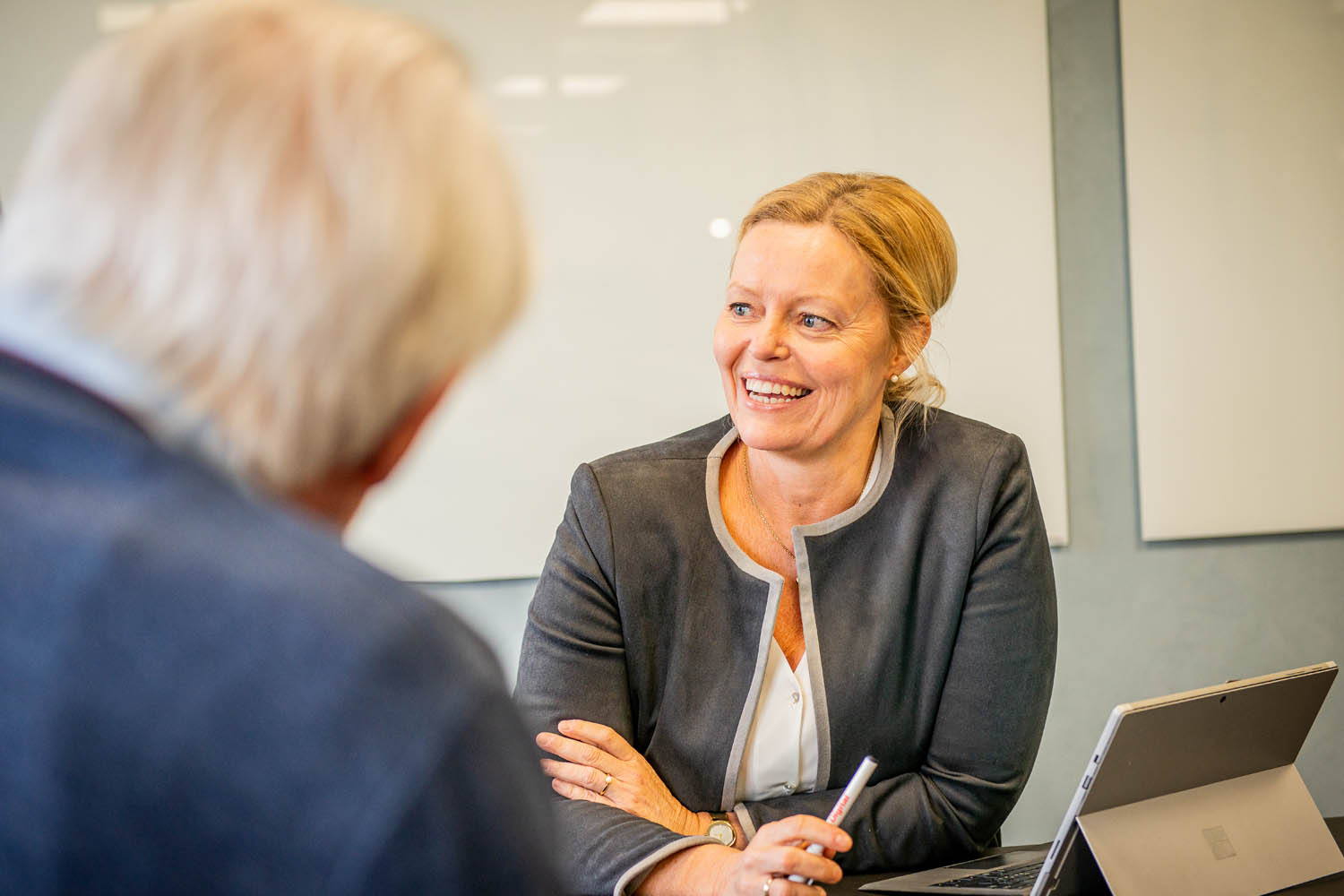 Vi vil styrke dig og din forretning. Vi brænder for at gøre din virksomhed mere datadreven og automatiseret, mere grøn og bæredygtig - og hjælper dig ind på nye markeder.