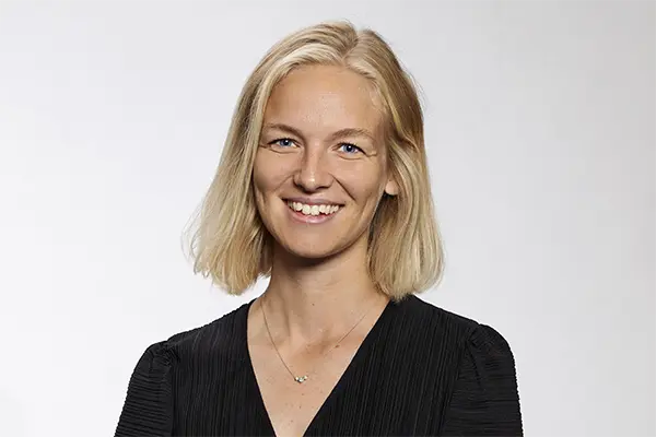  Anna arbejder som marketing projektleder og kooperationsspecialist.