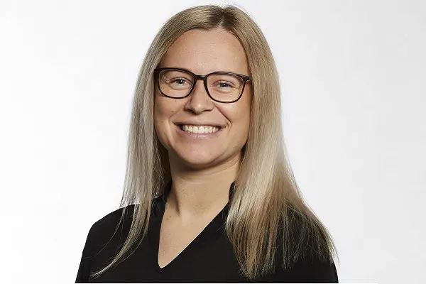 Få en snak med Shanna Thomsen. Shanna har styr på bogføring, lønadministration og regnskab