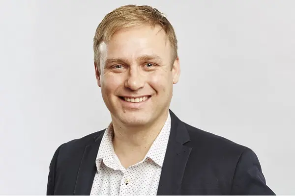 Morten arbejder med revision, økonomistyring og regnskabsopstilling